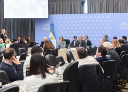 Bertie Benegas Lynch presidiendo Comisión de Presupuesto y Hacienda